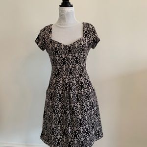 Anthropologie Deletta Knit Short Sleeve Dress w/Pockets Size Small, Print NWT